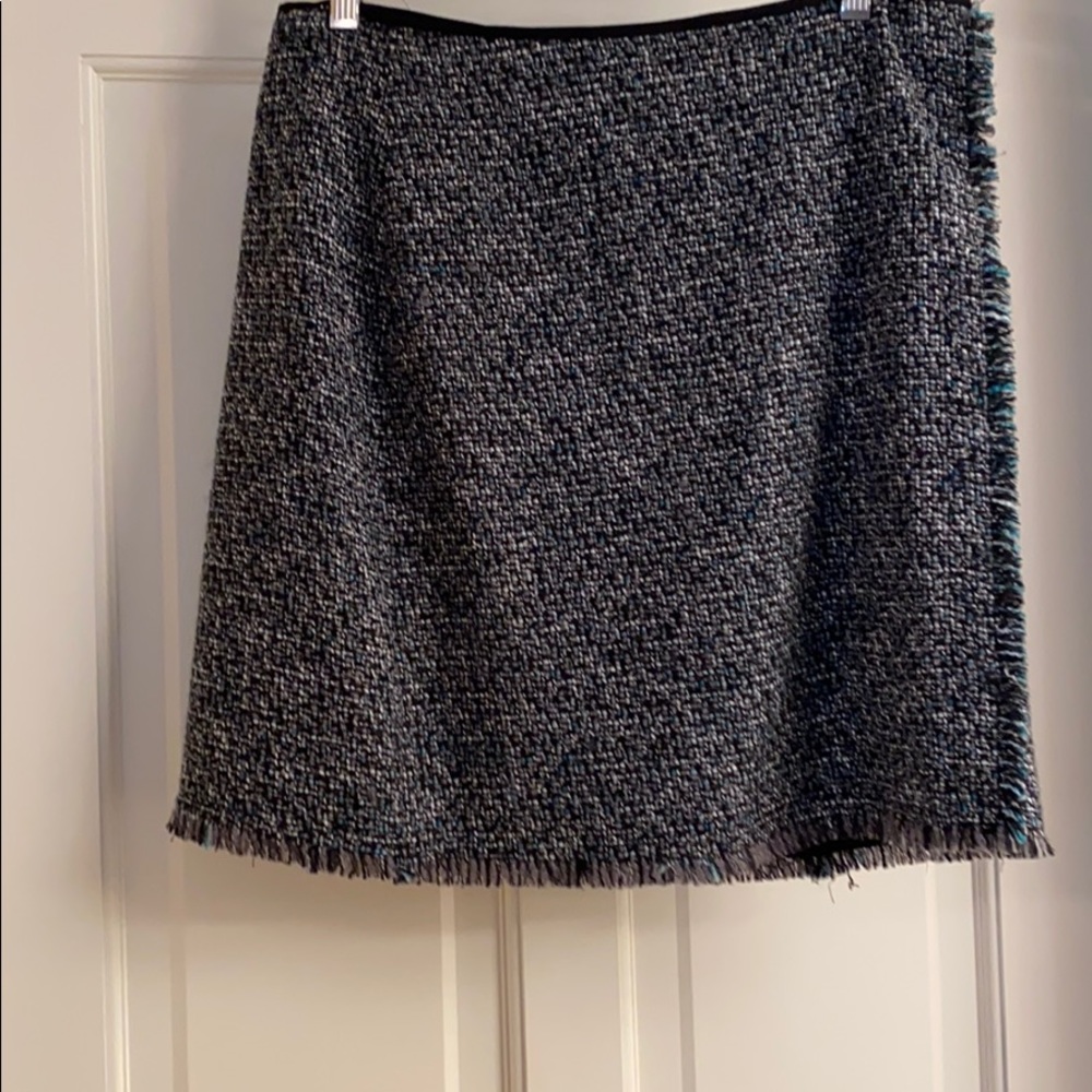 Tahari side snap tweed skirt